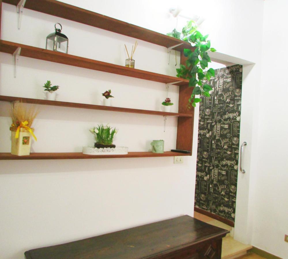 Colosseum Country Chic Apartment Rome Bagian luar foto