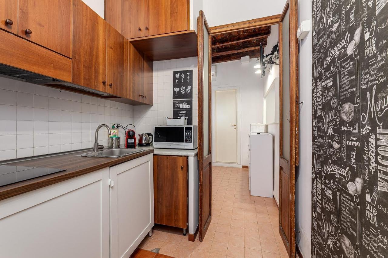 Colosseum Country Chic Apartment Rome Bagian luar foto
